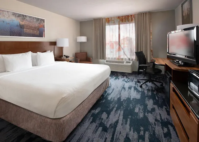Fairfield By Marriott & Fossil Creek Hotel