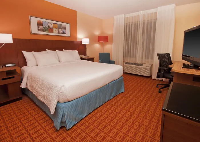 Fairfield By Marriott & Fossil Creek 3*