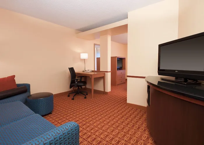 Fairfield By Marriott & Fossil Creek 3*
